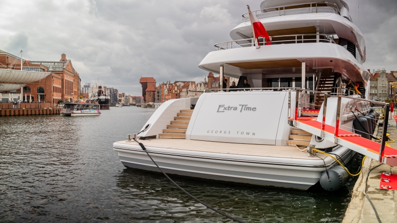 Subtelny i majestatyczny. Superjacht EXTRA TIME ochrzczony w Gdańsku-GospodarkaMorska.pl