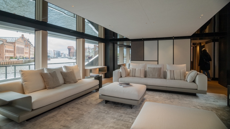 Subtelny i majestatyczny. Superjacht EXTRA TIME ochrzczony w Gdańsku-GospodarkaMorska.pl