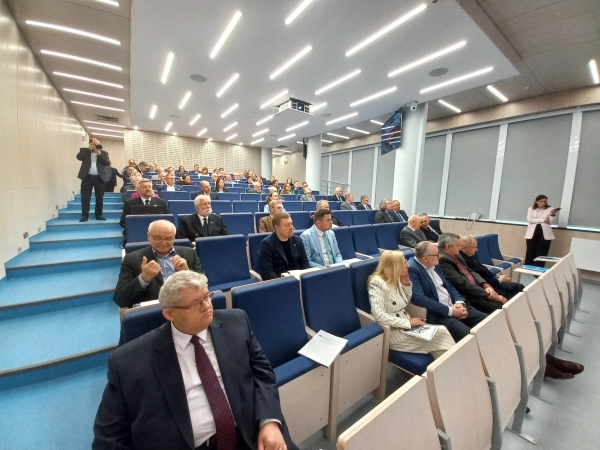 Bandera wygodna dla polskich armatorów i rządu. Jak przywrócić ją flocie handlowej?-GospodarkaMorska.pl