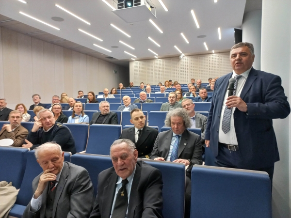 Bandera wygodna dla polskich armatorów i rządu. Jak przywrócić ją flocie handlowej?-GospodarkaMorska.pl