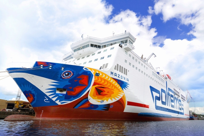 Prom Mazovia z kolorowym dziobem-GospodarkaMorska.pl