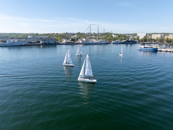 Sezon żeglarski w Gdyni oficjalnie otwarty. Regaty w Marina Yacht Park-GospodarkaMorska.pl