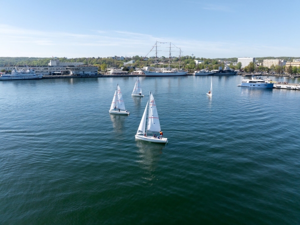 Sezon żeglarski w Gdyni oficjalnie otwarty. Regaty w Marina Yacht Park-GospodarkaMorska.pl