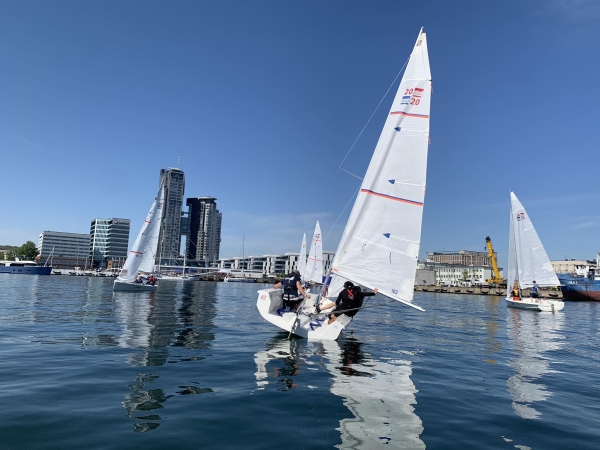 Sezon żeglarski w Gdyni oficjalnie otwarty. Regaty w Marina Yacht Park-GospodarkaMorska.pl