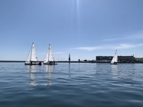Sezon żeglarski w Gdyni oficjalnie otwarty. Regaty w Marina Yacht Park-GospodarkaMorska.pl