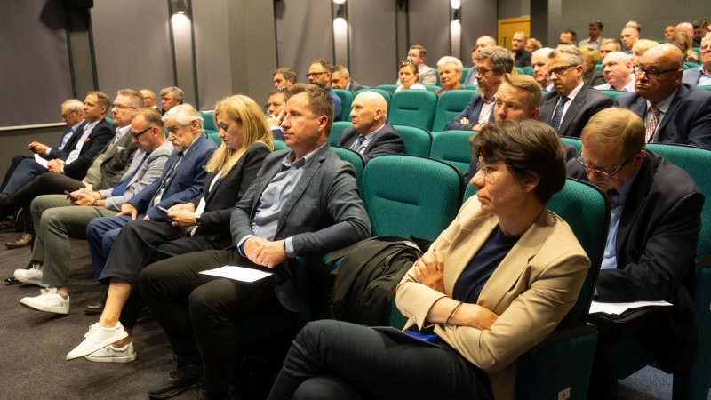 Zjazd Polskiego Forum Technologii Morskich. Podsumowanie 2023 roku i wizyta w stoczni Nauta-GospodarkaMorska.pl