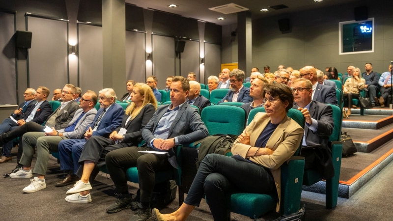 Zjazd Polskiego Forum Technologii Morskich. Podsumowanie 2023 roku i wizyta w stoczni Nauta-GospodarkaMorska.pl