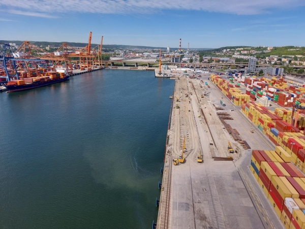 Postępuje modernizacja Nabrzeża Helskiego-GospodarkaMorska.pl