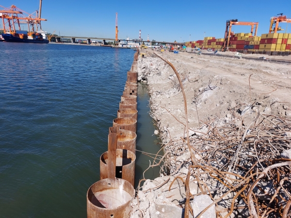 Postępuje modernizacja Nabrzeża Helskiego-GospodarkaMorska.pl