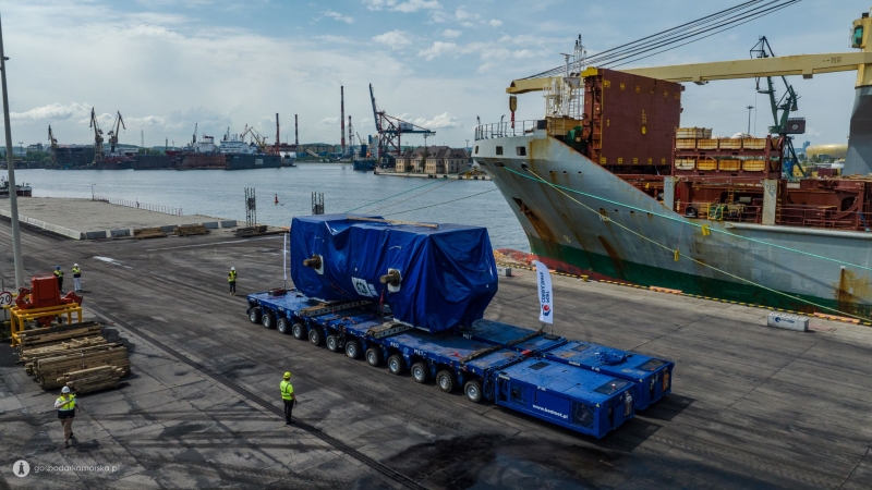 Port Gdańsk. Generatory GE popłynęły do Azji-GospodarkaMorska.pl