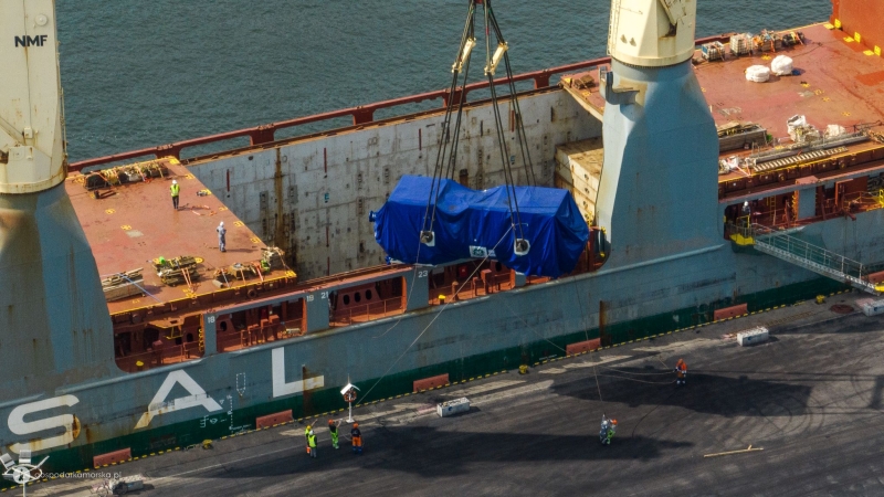 Port Gdańsk. Generatory GE popłynęły do Azji-GospodarkaMorska.pl