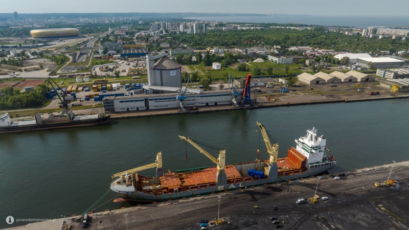 Port Gdańsk. Generatory GE popłynęły do Azji-GospodarkaMorska.pl