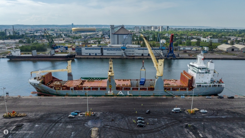 Port Gdańsk. Generatory GE popłynęły do Azji-GospodarkaMorska.pl