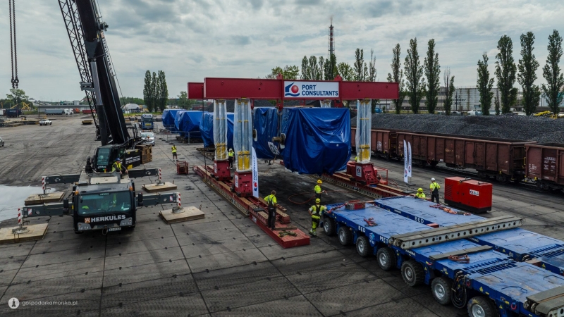 Port Gdańsk. Generatory GE popłynęły do Azji-GospodarkaMorska.pl