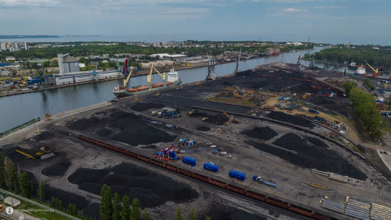 Port Gdańsk. Generatory GE popłynęły do Azji-GospodarkaMorska.pl