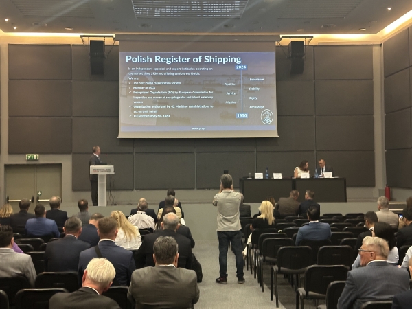 Arkadiusz Marchewka otwiera polski pawilon na targach morskich Posidonia w Grecji-GospodarkaMorska.pl