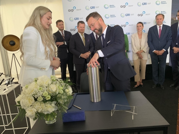 Wmurowanie kamienia węgielnego pod budowę fabryki morskich wież wiatrowych Baltic Towers-GospodarkaMorska.pl