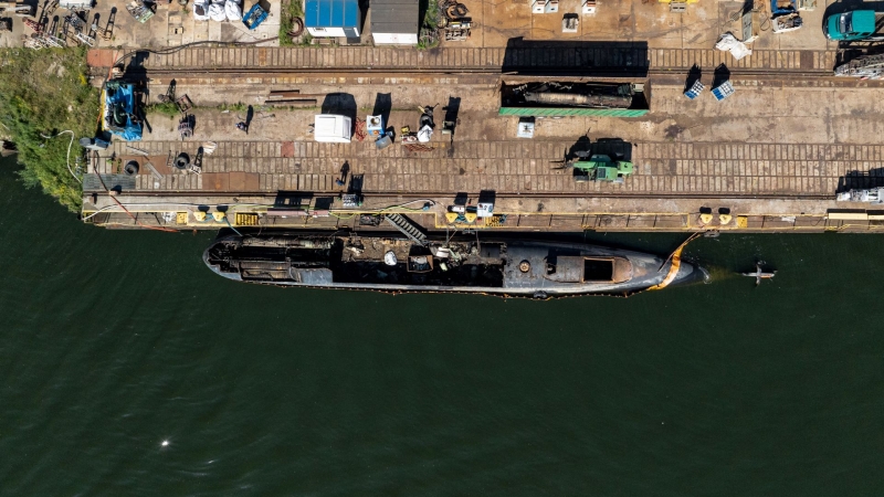 Koniec byłego ORP Kondor. Trwa złomowanie okrętu podwodnego [ZDJĘCIA, WIDEO]-GospodarkaMorska.pl