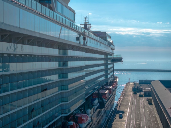 Mein Shiff 1 z kolejną wizytą w Gdyni-GospodarkaMorska.pl