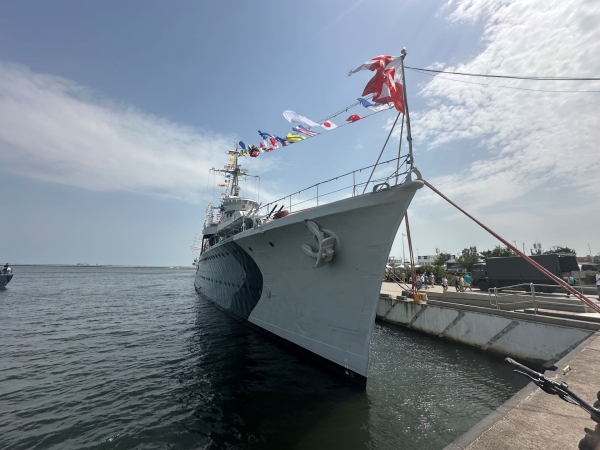 Święto Marynarki Wojennej. Zwiedzanie okrętu podwodnego ORP Orzeł i wiele innych atrakcji [ZDJĘCIA]-GospodarkaMorska.pl