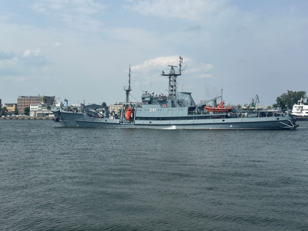 Święto Marynarki Wojennej. Zwiedzanie okrętu podwodnego ORP Orzeł i wiele innych atrakcji [ZDJĘCIA]-GospodarkaMorska.pl