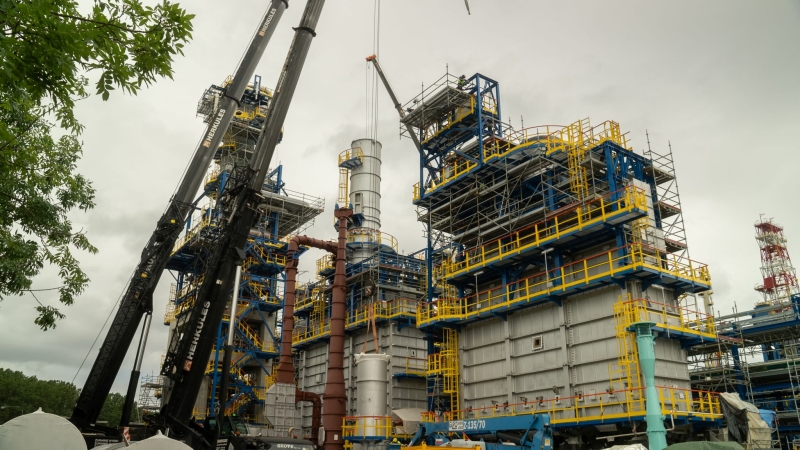 Roboty ciężkie na nowej inwestycji Orlenu w Gdańsku już finiszują. W tle nowy terminal przeładunkowy na Martwej Wiśle-GospodarkaMorska.pl