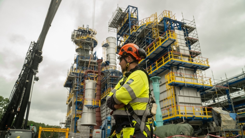 Roboty ciężkie na nowej inwestycji Orlenu w Gdańsku już finiszują. W tle nowy terminal przeładunkowy na Martwej Wiśle-GospodarkaMorska.pl