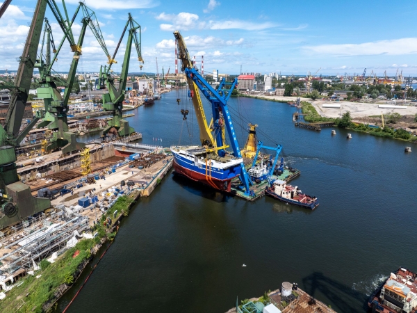 Vigilant już na wodzie. Karstensen woduje kolejny statek w Gdańsku-GospodarkaMorska.pl