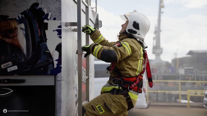 CRIST. Strażacy ćwiczyli w ognistym smoku-GospodarkaMorska.pl