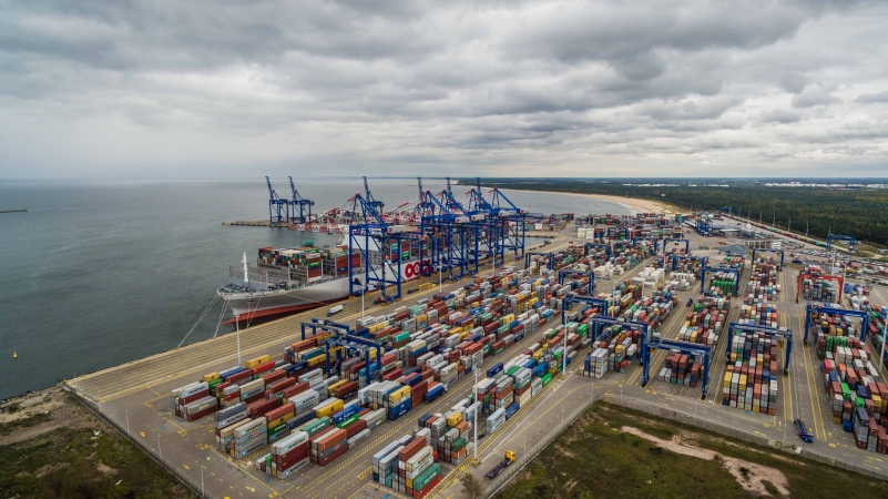 OOCL Germany zacumował w Gdańsku-GospodarkaMorska.pl