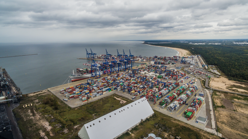 OOCL Germany zacumował w Gdańsku-GospodarkaMorska.pl