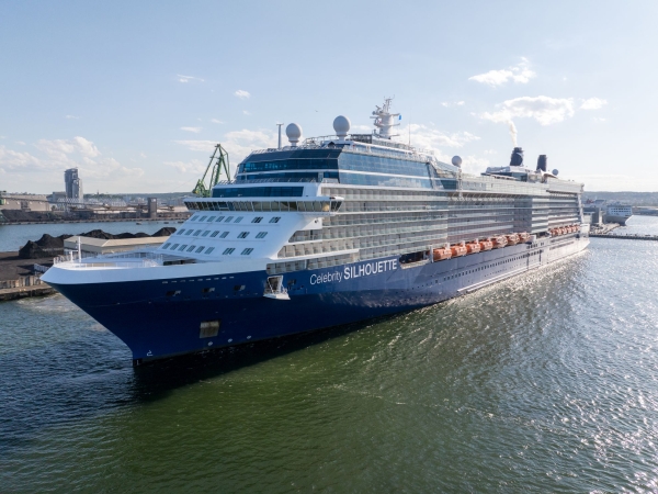 Celebrity Silhouette - największy w tym sezonie wycieczkowiec odwiedza Port Gdynia-GospodarkaMorska.pl