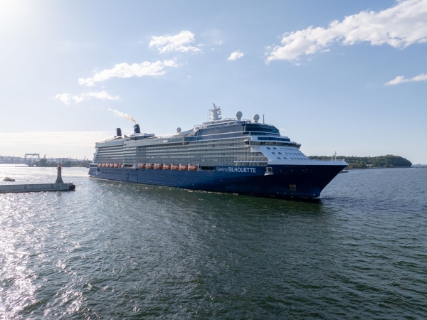 Celebrity Silhouette - największy w tym sezonie wycieczkowiec odwiedza Port Gdynia-GospodarkaMorska.pl
