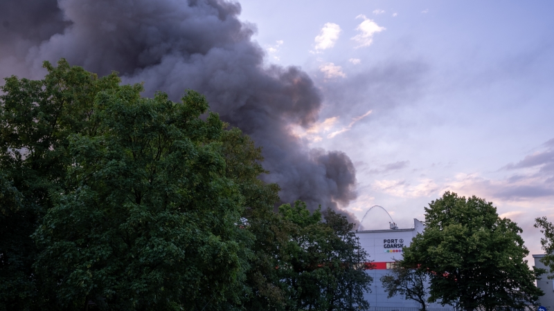 Płonie hala magazynowa na terenie Portu Gdańsk [WIDEO]-GospodarkaMorska.pl