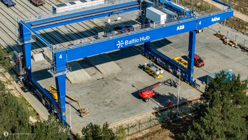 Baltic Hub dodaje czwartą suwnicę RMG do operacji kolejowych-GospodarkaMorska.pl