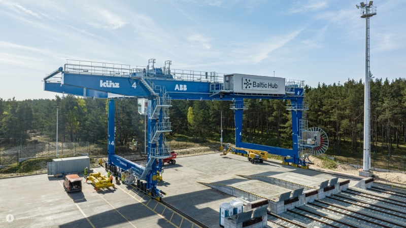 Baltic Hub dodaje czwartą suwnicę RMG do operacji kolejowych-GospodarkaMorska.pl