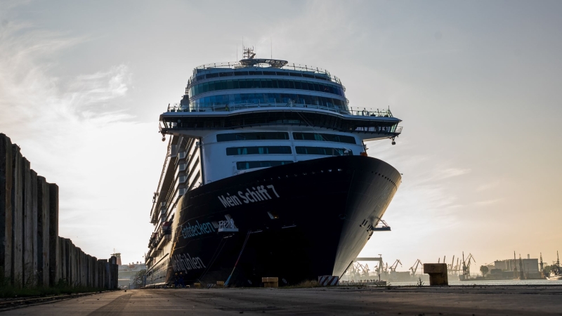 Nowy wycieczkowiec Mein Schiff 7 na metanol zawitał do Gdyni-GospodarkaMorska.pl