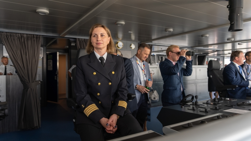 Varsovia oficjalnie na linii. Nowy prom PŻB powitany-GospodarkaMorska.pl