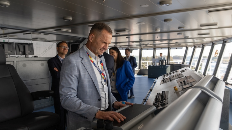 Varsovia oficjalnie na linii. Nowy prom PŻB powitany-GospodarkaMorska.pl