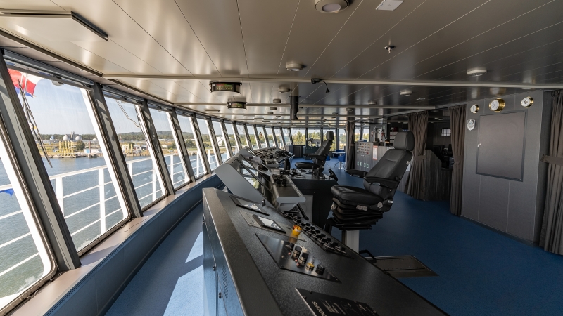 Varsovia oficjalnie na linii. Nowy prom PŻB powitany-GospodarkaMorska.pl