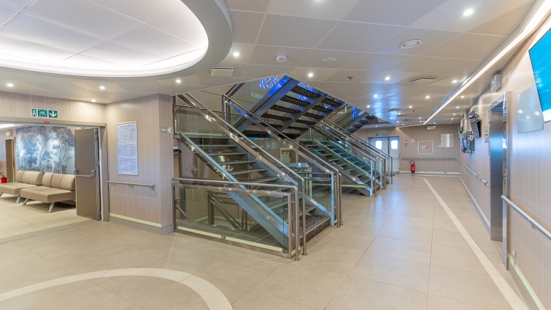 Varsovia oficjalnie na linii. Nowy prom PŻB powitany-GospodarkaMorska.pl