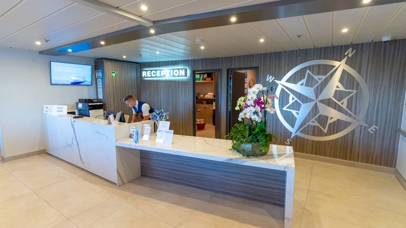 Varsovia oficjalnie na linii. Nowy prom PŻB powitany-GospodarkaMorska.pl