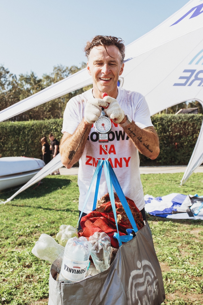 Nurkowie i wolontariusze w akcji sprzątania Bałtyku podczas World Cleanup Day-GospodarkaMorska.pl