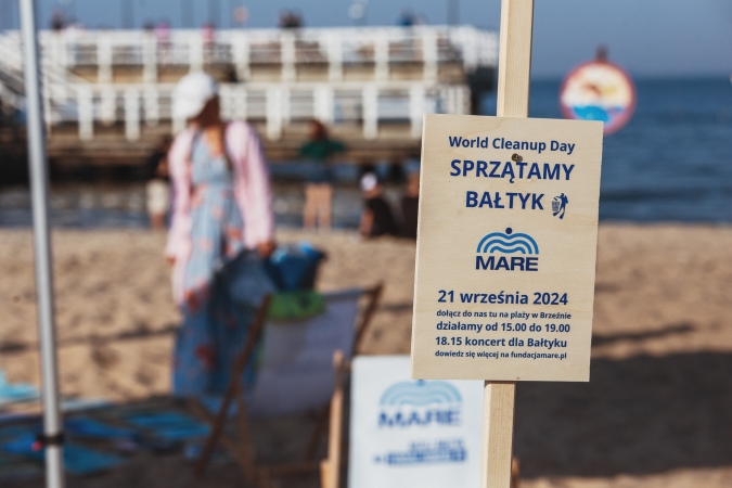 Nurkowie i wolontariusze w akcji sprzątania Bałtyku podczas World Cleanup Day-GospodarkaMorska.pl