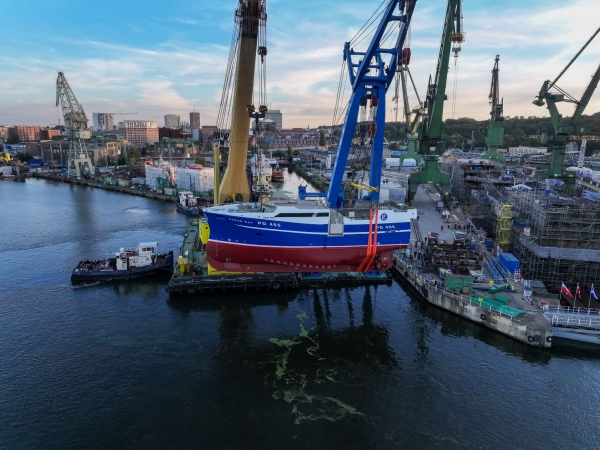 Wodowanie w Karstensenie. Ocean Way wkrótce dołączy do siostrzanej jednostki u szkockiego armatora-GospodarkaMorska.pl