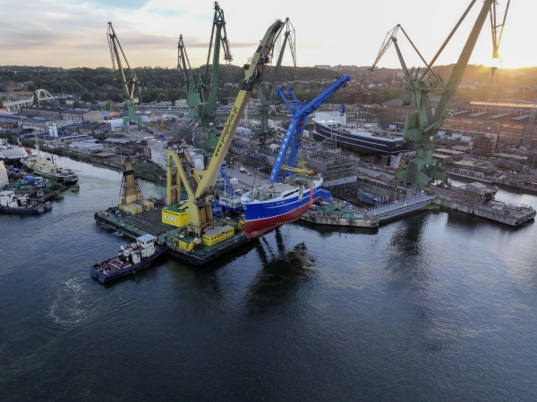 Wodowanie w Karstensenie. Ocean Way wkrótce dołączy do siostrzanej jednostki u szkockiego armatora-GospodarkaMorska.pl