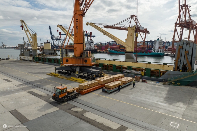 Przeładunki offshore dla Baltic Power zaczęły się od Gdyni i Władysławowa, cz. I-GospodarkaMorska.pl