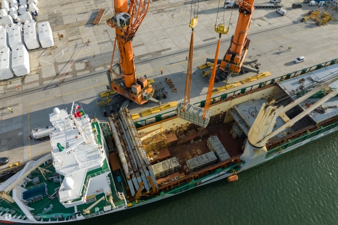 Przeładunki offshore dla Baltic Power zaczęły się od Gdyni i Władysławowa, cz. I-GospodarkaMorska.pl