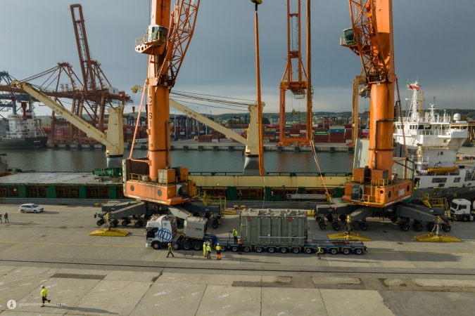 Przeładunki offshore dla Baltic Power zaczęły się od Gdyni i Władysławowa, cz. I-GospodarkaMorska.pl