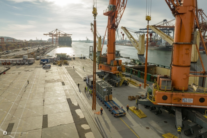 Przeładunki offshore dla Baltic Power zaczęły się od Gdyni i Władysławowa, cz. I-GospodarkaMorska.pl